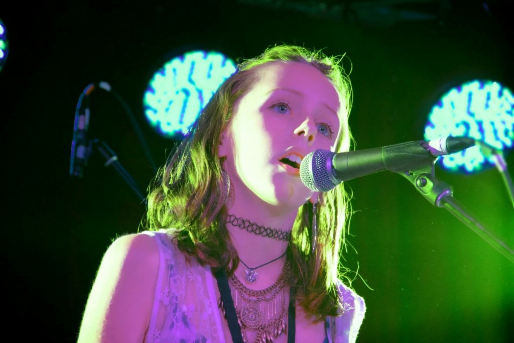 AlicesingingSkinnyLoveatBattleoftheBands